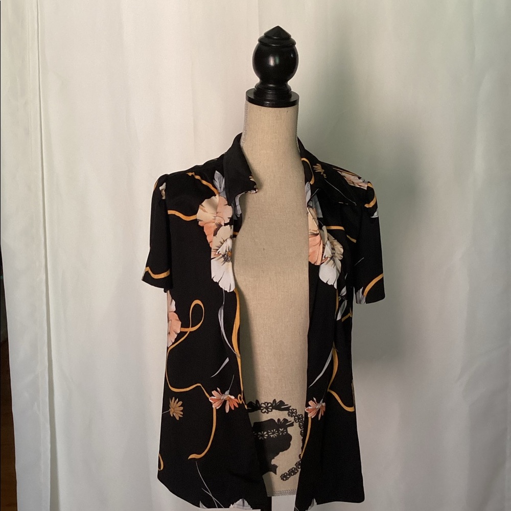 Light weight floral open blazer
